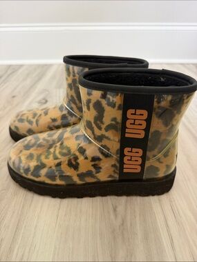 UGG women’s Leopard-Print Waterproof Boots - Tan & Black Sz 8